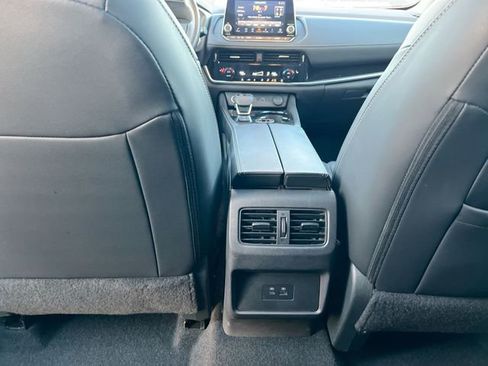 Used 2023 Nissan Rogue SL image 24