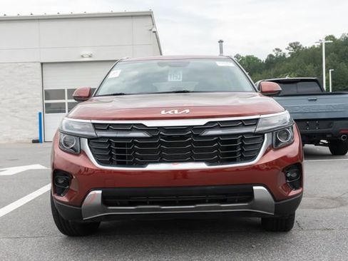 Used 2024 Kia Seltos S FWD image 2