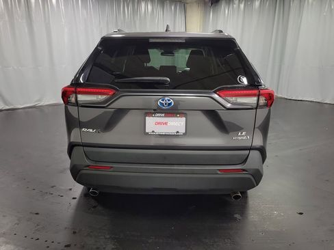 Used 2022 Toyota RAV4 LE AWD/4WD image 7