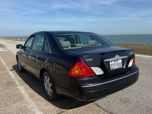 Used 2000 Toyota Avalon XLS image 7