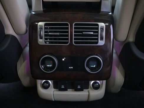 Used 2020 Land Rover Range Rover HSE image 28