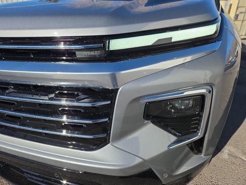 New 2026 Chevrolet Traverse High Country image 9