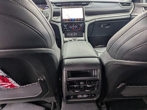 Used 2023 Jeep Grand Cherokee Limited AWD/4WD image 29