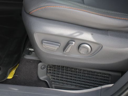 Used 2021 Toyota Sienna XSE w/ XSE Plus Package AWD/4WD image 12