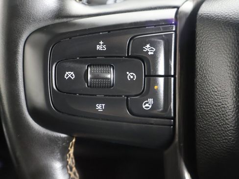 Used 2023 GMC Yukon XL AT4 image 50