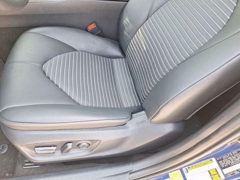 Used 2023 Toyota Camry SE FWD image 16