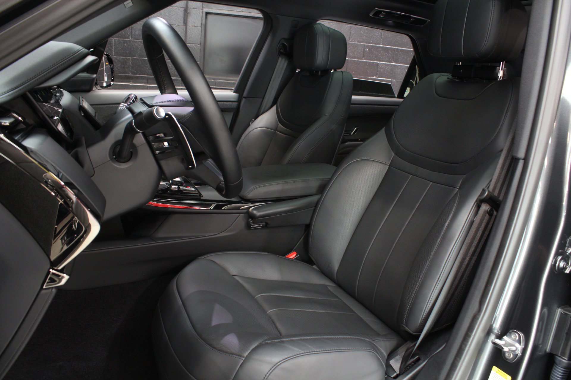 Used 2025 Land Rover Range Rover Sport SE AWD/4WD image 41