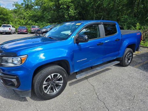 Used 2021 Chevrolet Colorado Z71 AWD/4WD image 2