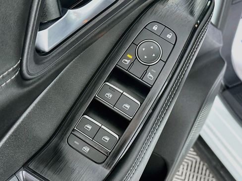 Used 2023 Nissan Rogue SL AWD/4WD image 17