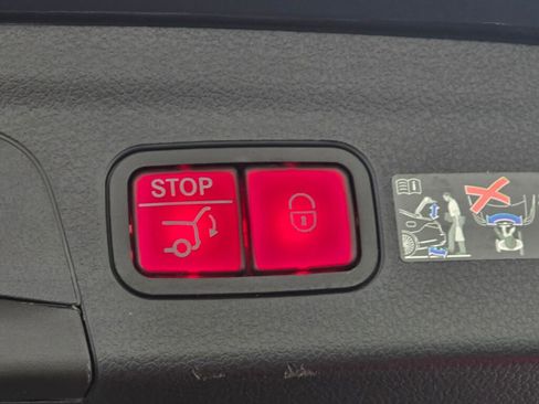 Used 2025 Mercedes-Benz GLE 350 4MATIC image 23