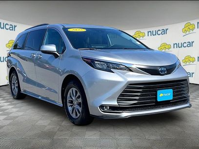 Used 2025 Toyota Sienna XLE