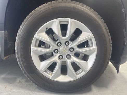 Used 2020 Chevrolet Silverado 1500 Custom w/ Custom Value Package RWD image 4