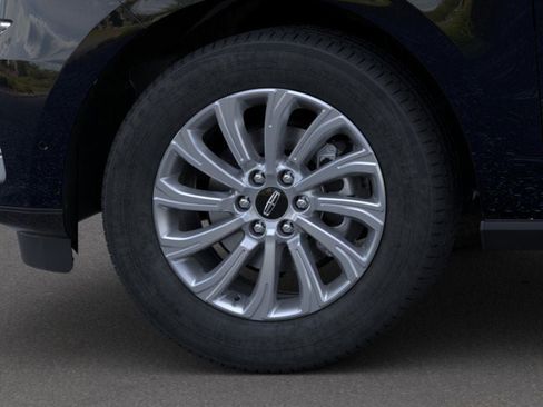 New 2022 Lincoln Navigator 4WD image 19