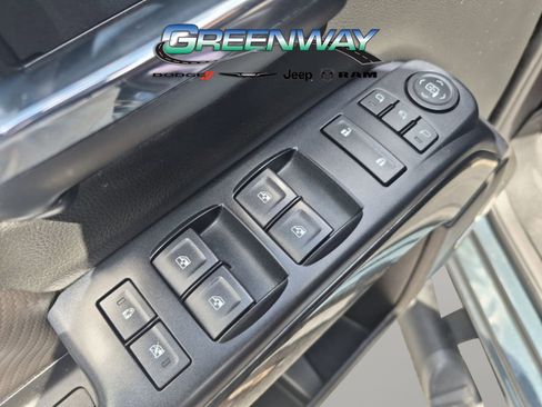 Used 2018 GMC Sierra 1500 SLT AWD/4WD image 13