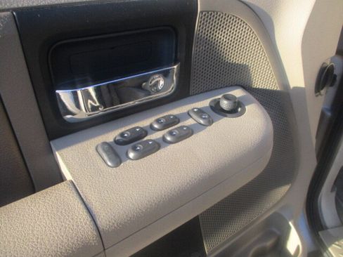 Used 2004 Ford F150 XLT image 23