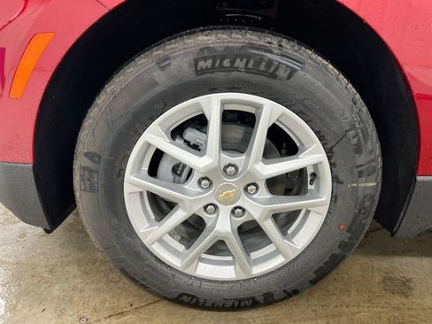 Used 2024 Chevrolet Equinox LT FWD image 26