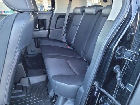 Used 2007 Toyota FJ Cruiser 4WD image 18