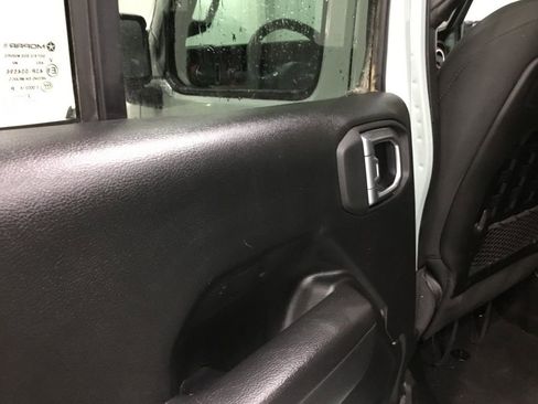 Used 2023 Jeep Wrangler Unlimited Rubicon w/ Cold Weather Group image 13