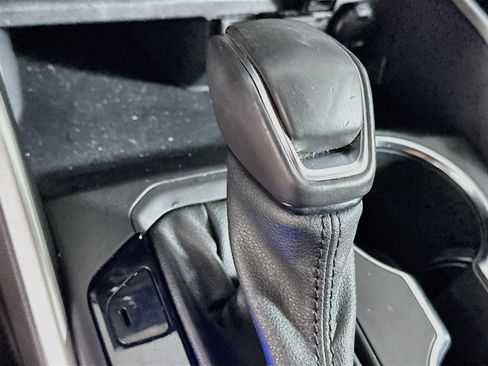 Used 2021 Toyota Highlander XSE FWD image 25