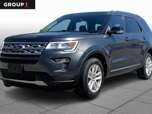 Used 2018 Ford Explorer XLT w/ Equipment Group 201A image 1