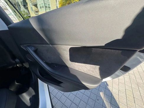 Used 2023 Tesla Model Y Long Range image 21