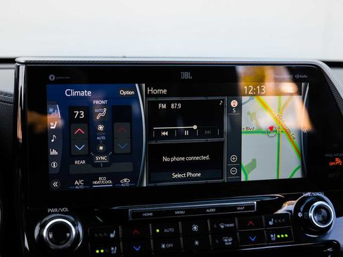 Used 2021 Toyota Highlander Platinum image 28