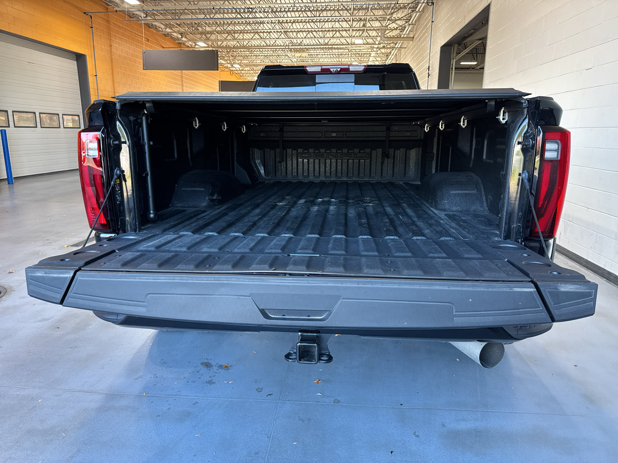 Used 2024 GMC Sierra 3500 Denali Ultimate AWD/4WD image 24