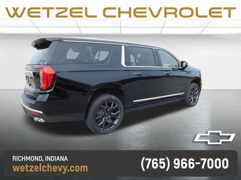 Used 2023 GMC Yukon XL Denali w/ Denali Reserve Package AWD/4WD image 3