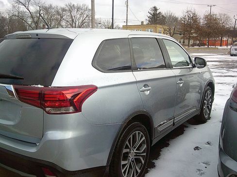 Used 2016 Mitsubishi Outlander ES image 6