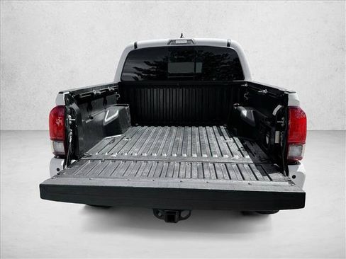 Certified 2019 Toyota Tacoma TRD Off-Road AWD/4WD image 7