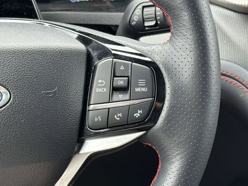 Used 2025 Ford Explorer ST-Line w/ ST-Line Street Pack AWD/4WD image 22
