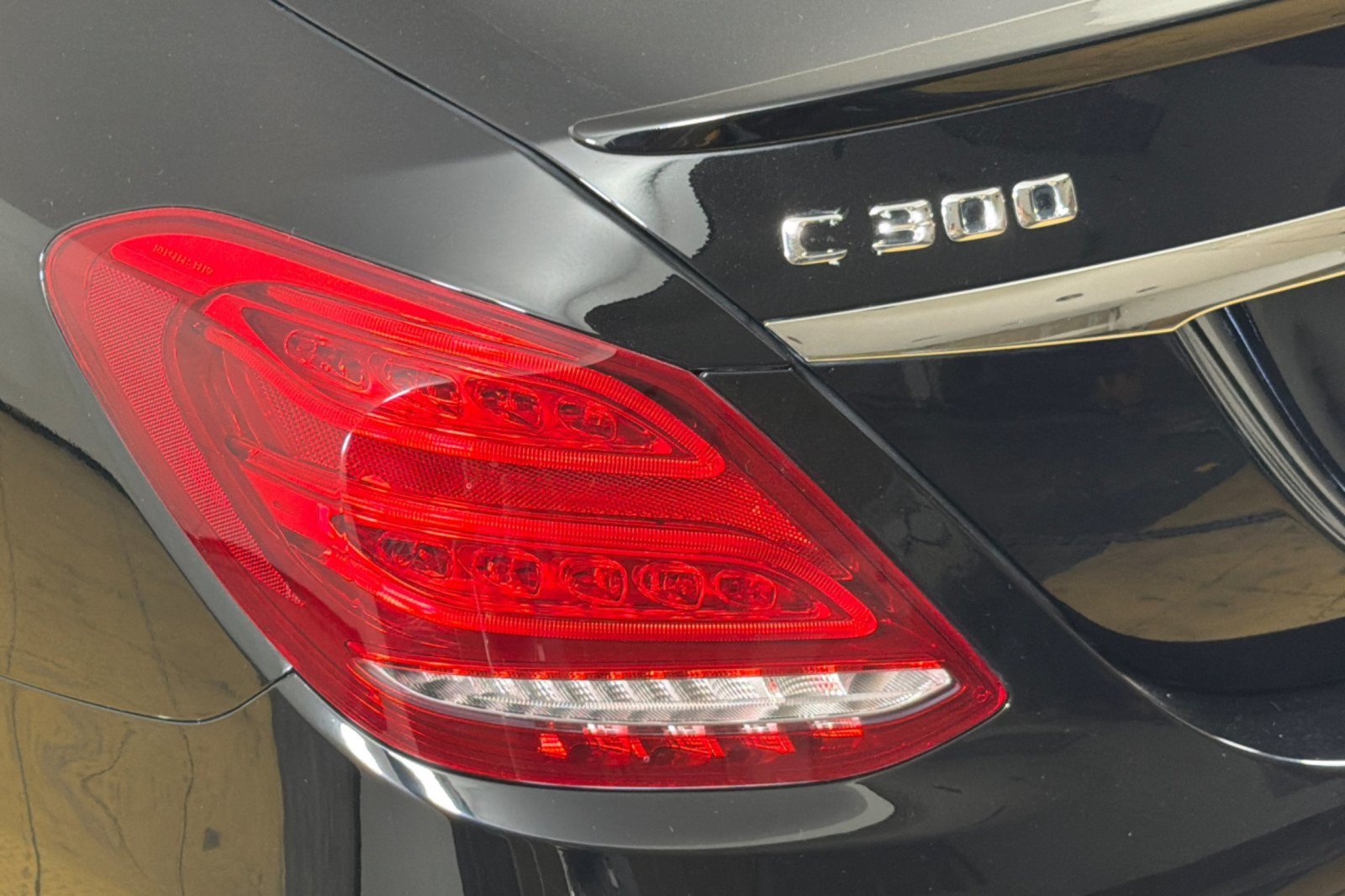 Used 2016 Mercedes-Benz C 300 Sedan image 25