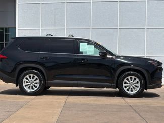 Used 2024 Toyota Grand Highlander AWD video 3