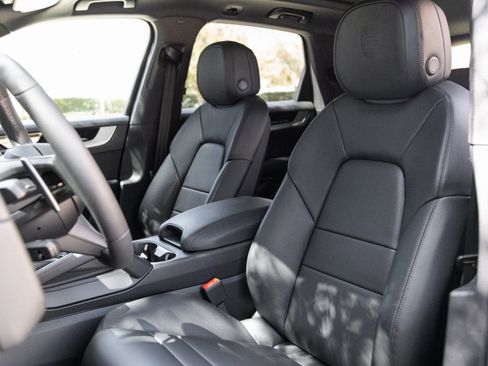 Certified 2026 Porsche Cayenne image 5