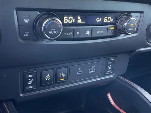 Used 2023 Nissan Frontier PRO-4X w/ Pro-4X Premium Package image 18