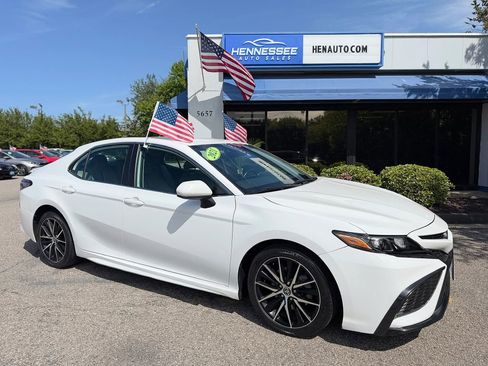 Used 2021 Toyota Camry SE FWD image 7