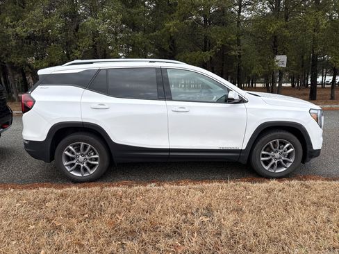 Certified 2023 GMC Terrain SLT image 11