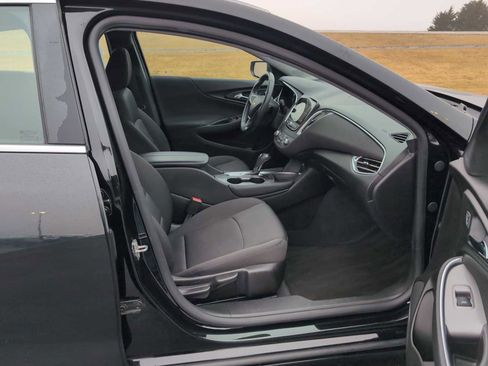 Used 2018 Chevrolet Malibu LT image 26