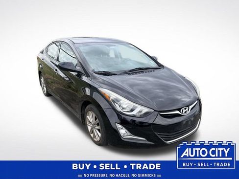 Used 2015 Hyundai Elantra SE w/ Option Group 02 FWD image 2