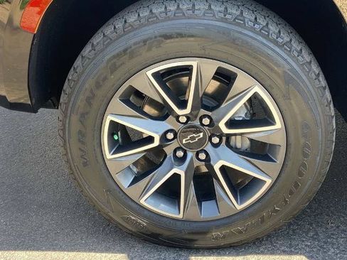 Used 2021 Chevrolet Tahoe Z71 w/ Luxury Package AWD/4WD image 29