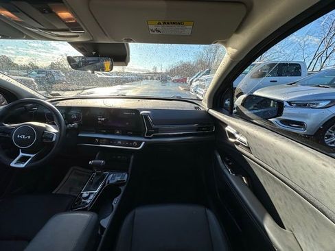 Used 2025 Kia Sportage EX image 28