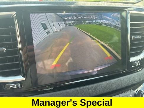 Used 2023 Chrysler Pacifica Touring-L FWD image 23