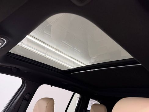 Used 2023 Jeep Grand Cherokee Limited w/ Luxury Tech Group II image 23