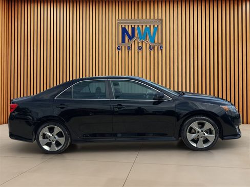 Used 2012 Toyota Camry SE FWD image 17