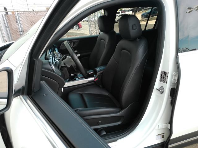 Used 2022 Mercedes-Benz GLB 250 4MATIC w/ Premium Package Lite image 13