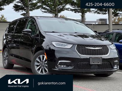 Used 2024 Chrysler Pacifica Limited