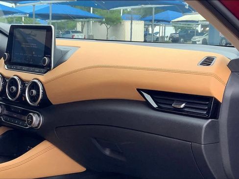 Used 2021 Nissan Sentra SV w/ SV Premium Package image 18