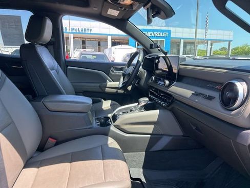 Used 2023 Chevrolet Colorado ZR2 w/ ZR2 Convenience Package III AWD/4WD image 33