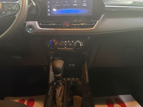 Used 2025 Chevrolet TrailBlazer LT AWD/4WD image 18