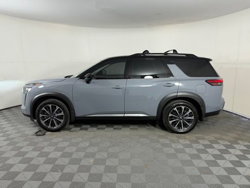 Used 2026 Nissan Pathfinder Platinum w/ Cargo Package AWD/4WD image 2
